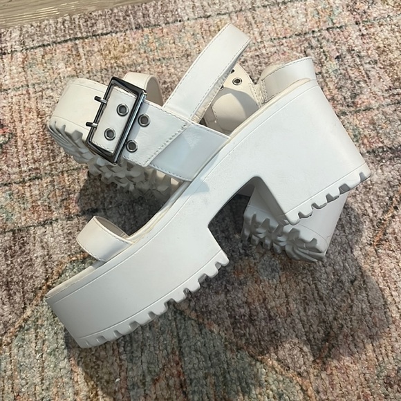 White Nasty Gal platform sandals/heels - Picture 1 of 3